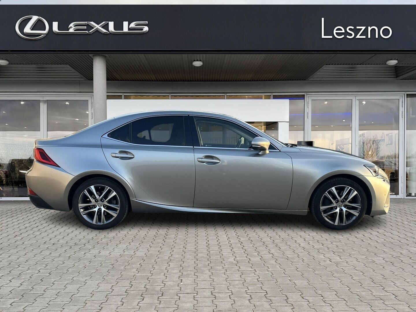 Lexus IS