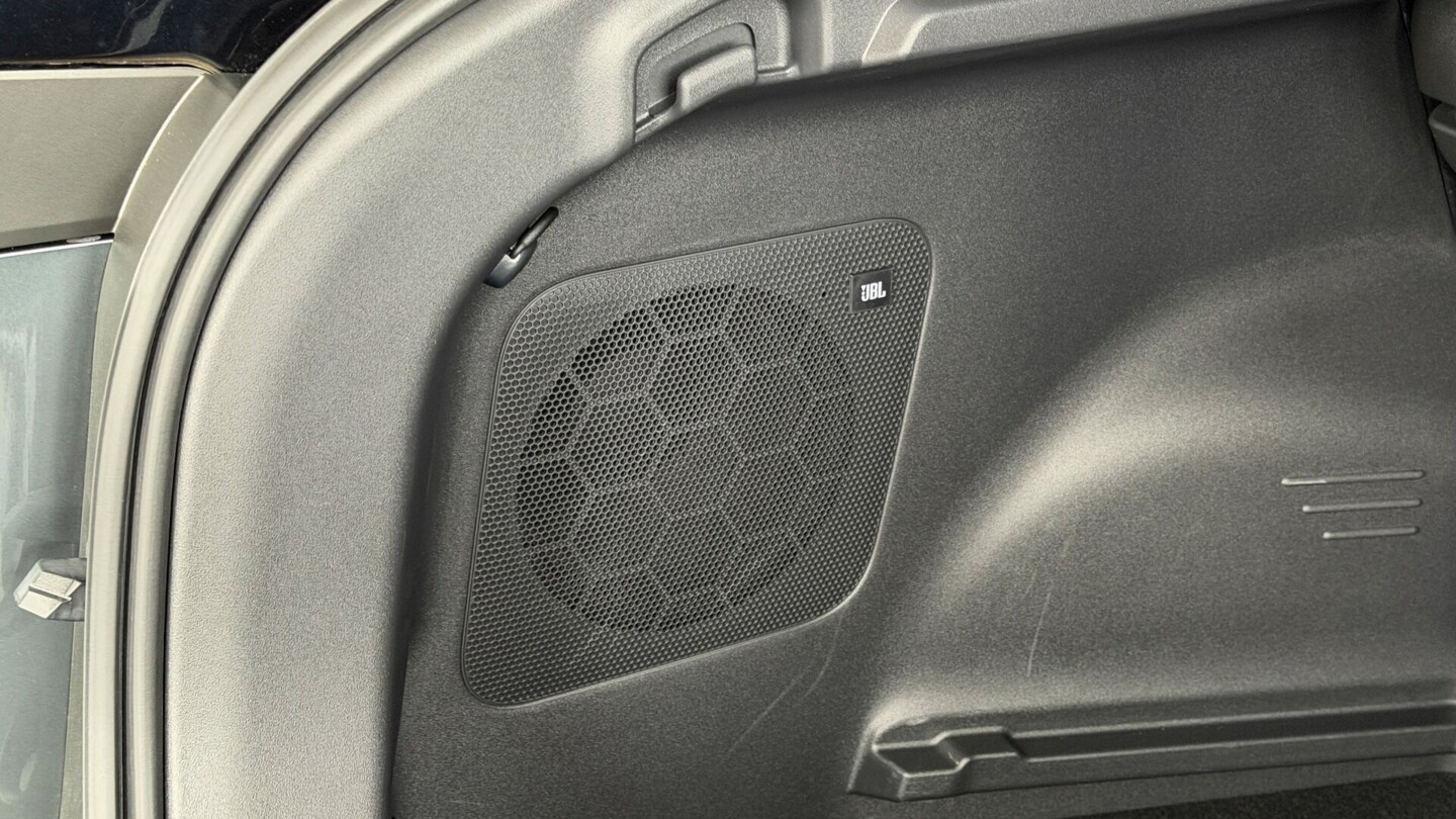 Toyota C-HR+