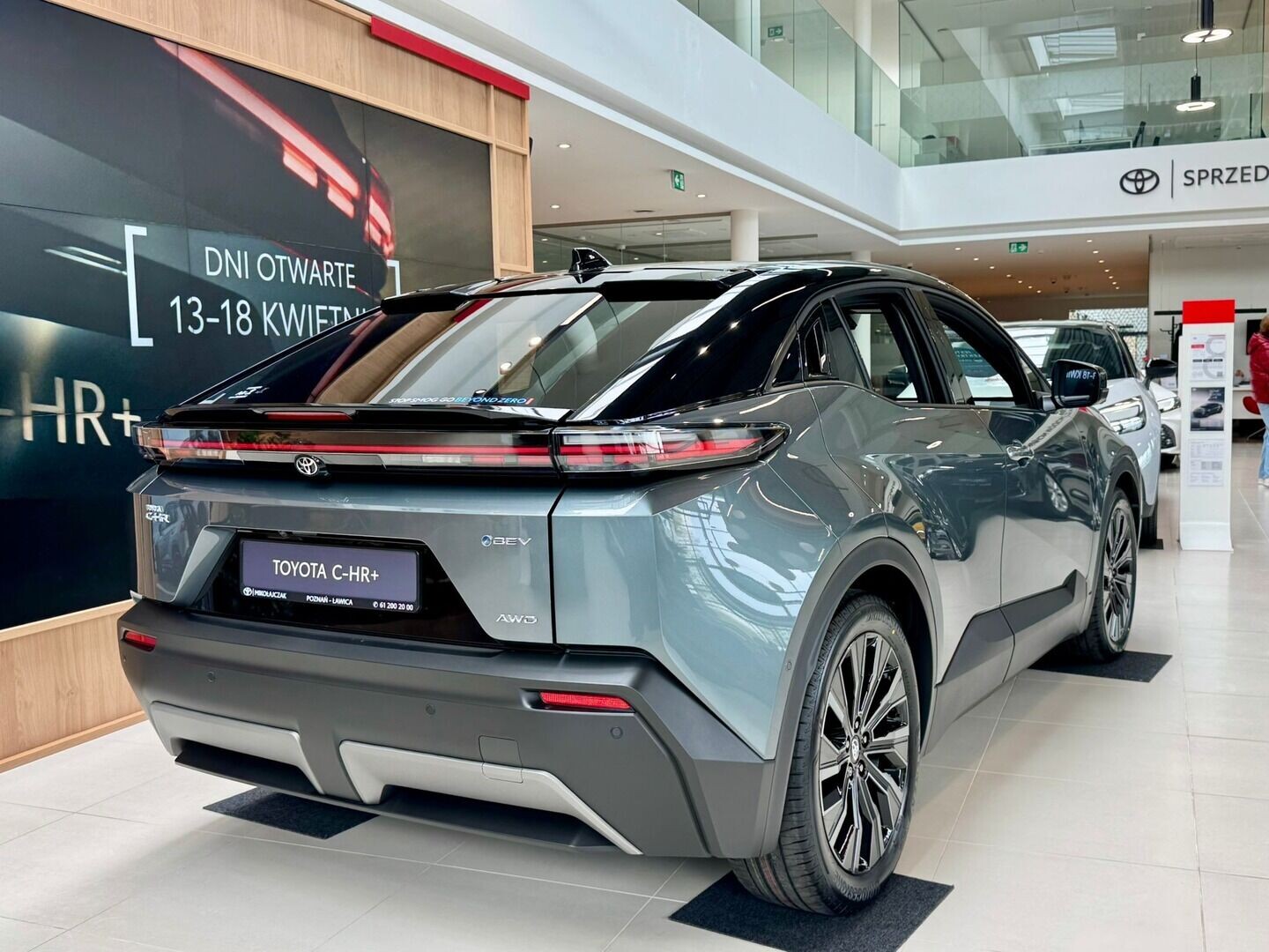 Toyota C-HR+