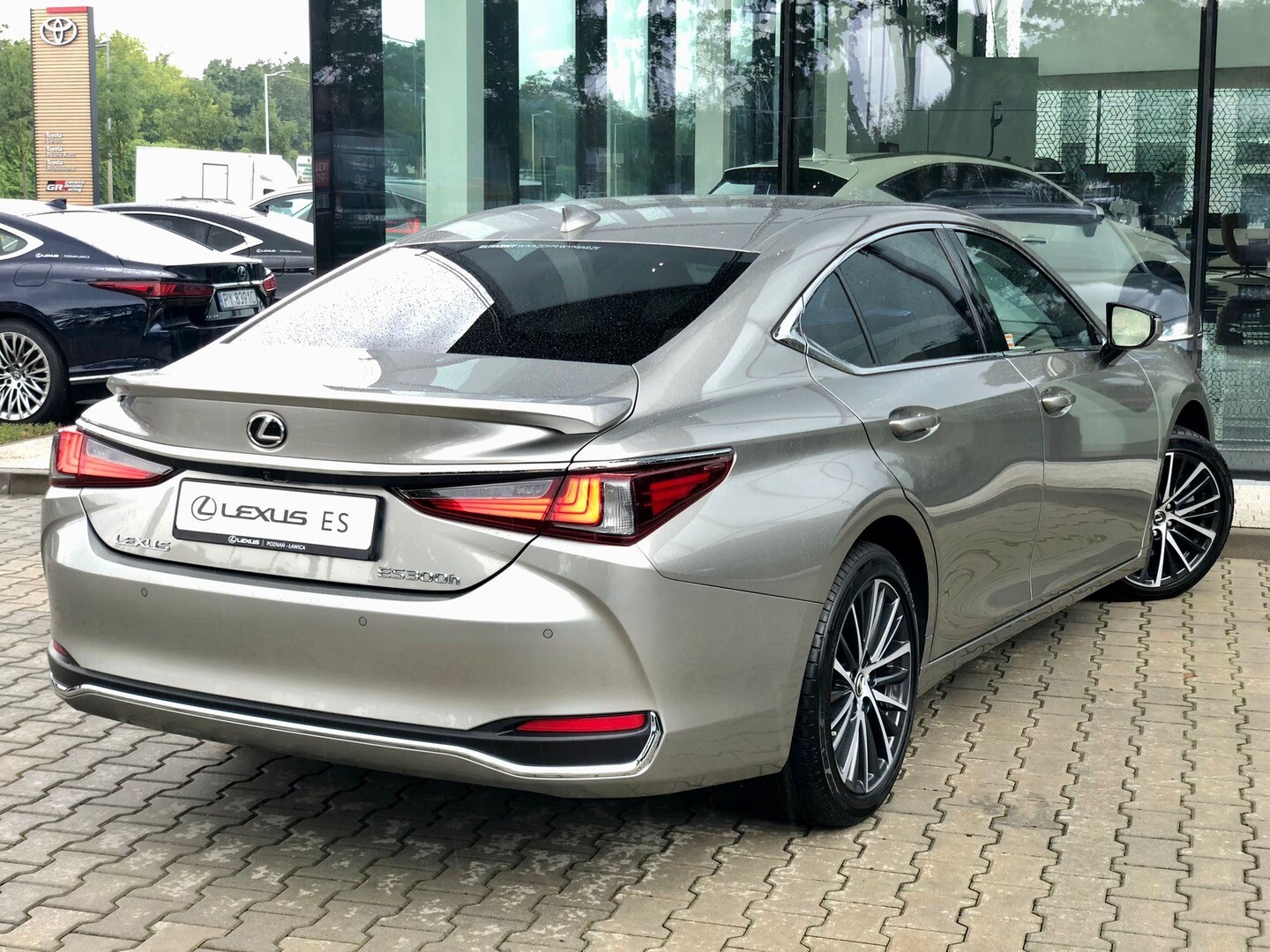 Lexus ES