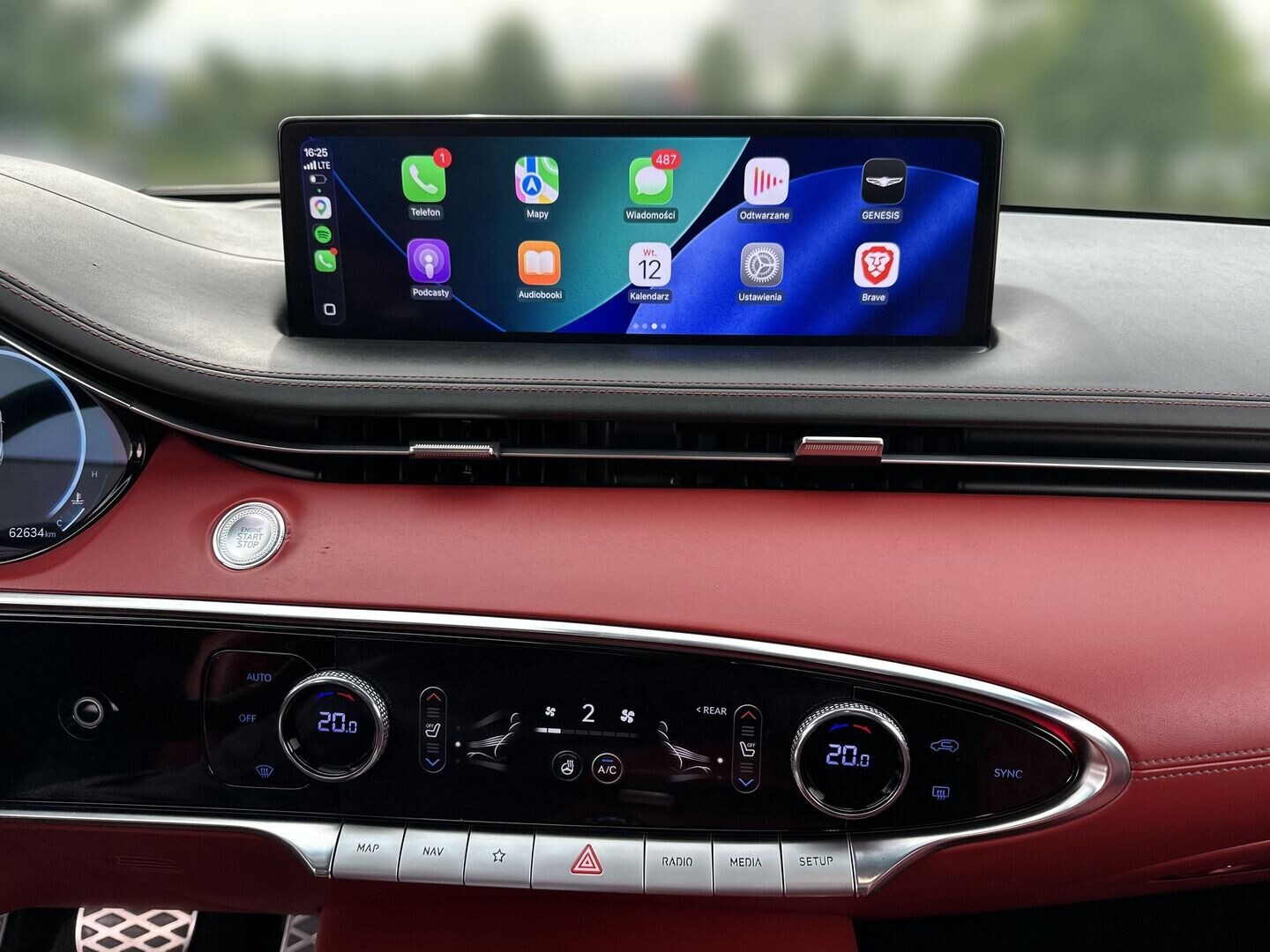 Genesis GV70