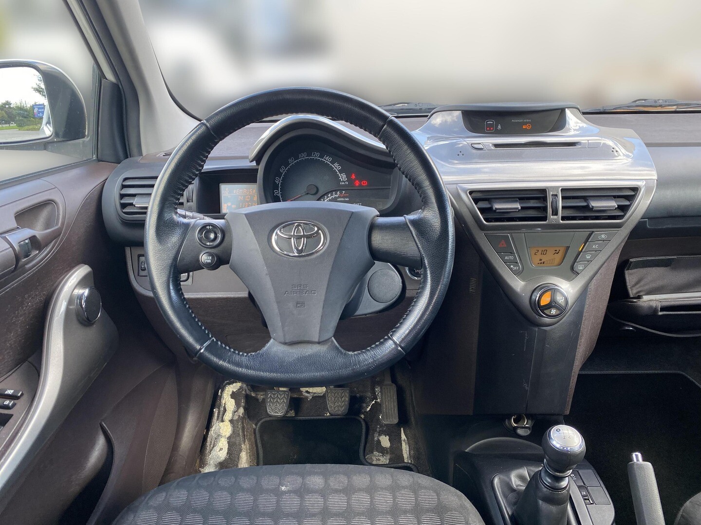 Toyota iQ