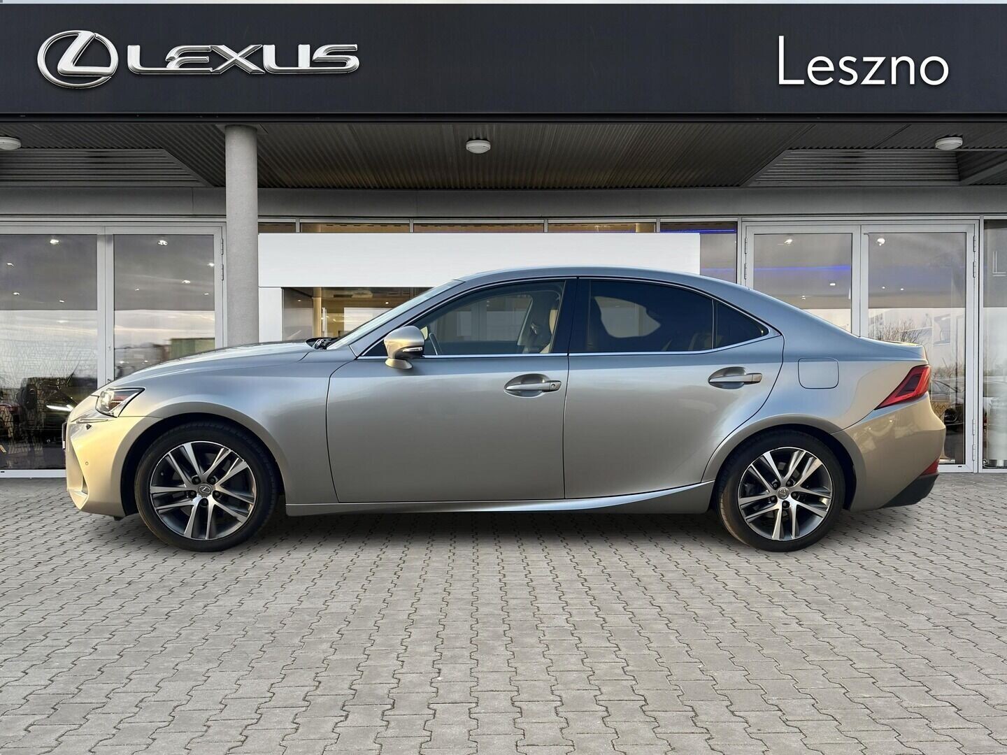 Lexus IS