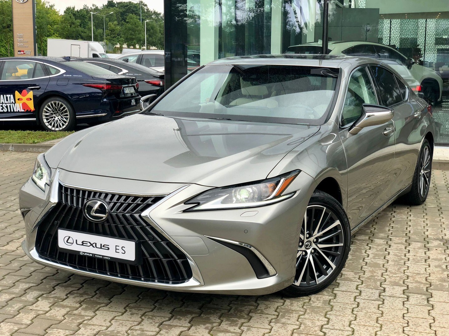 Lexus ES