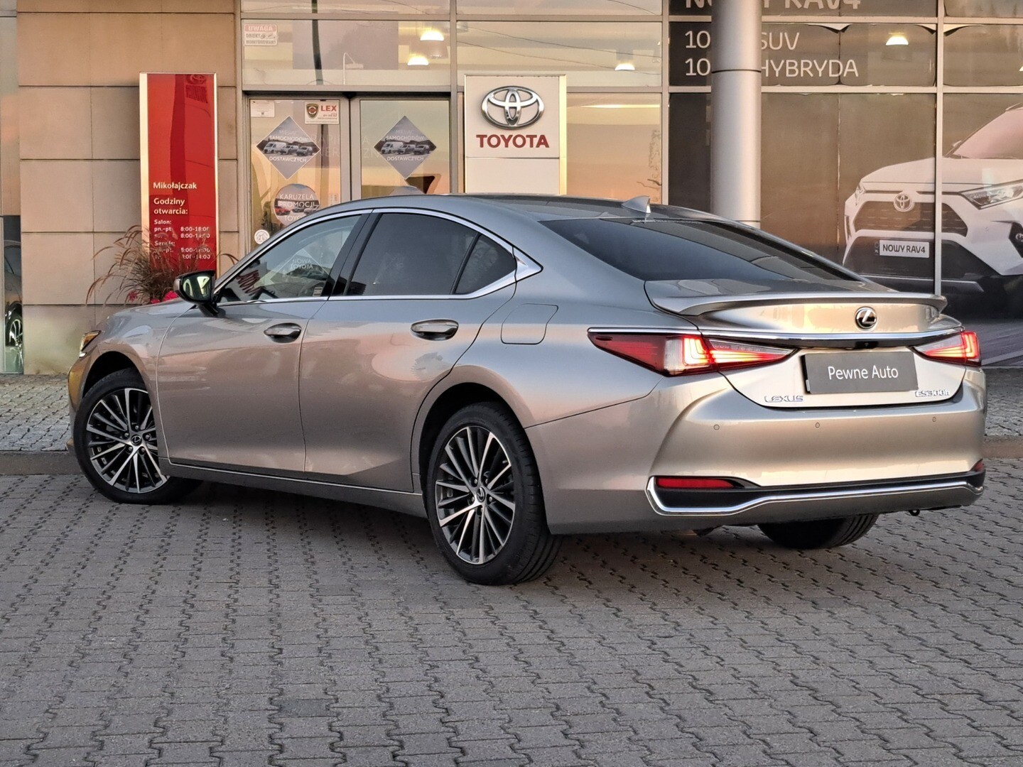 Lexus ES