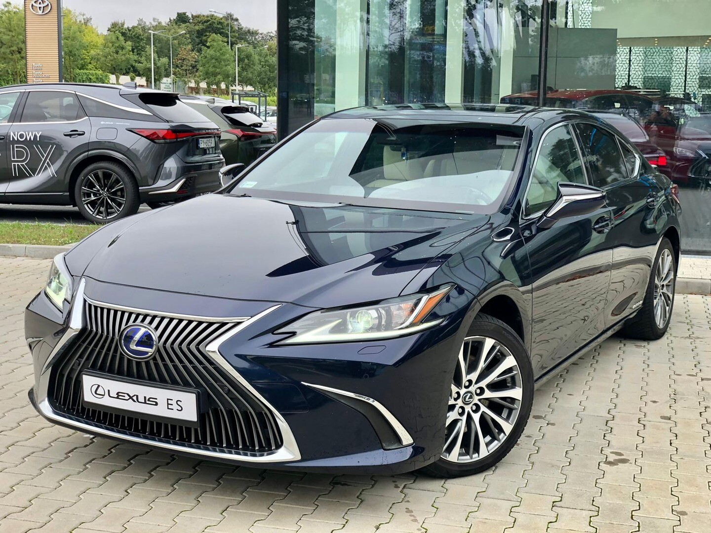 Lexus ES