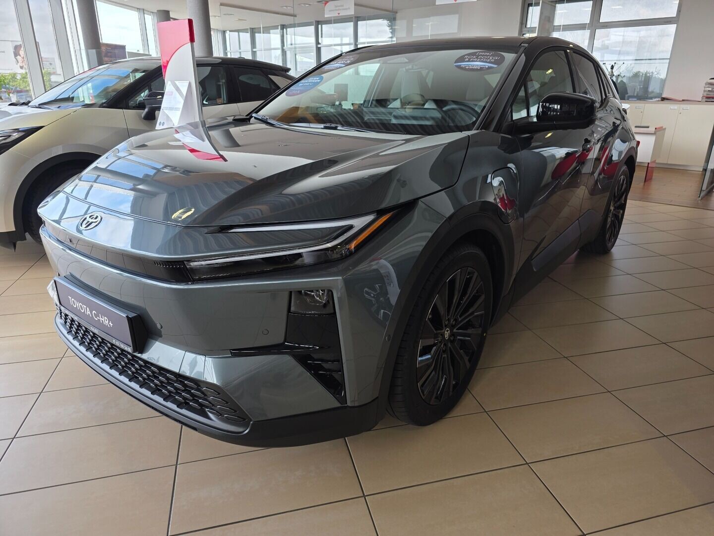 Toyota C-HR+