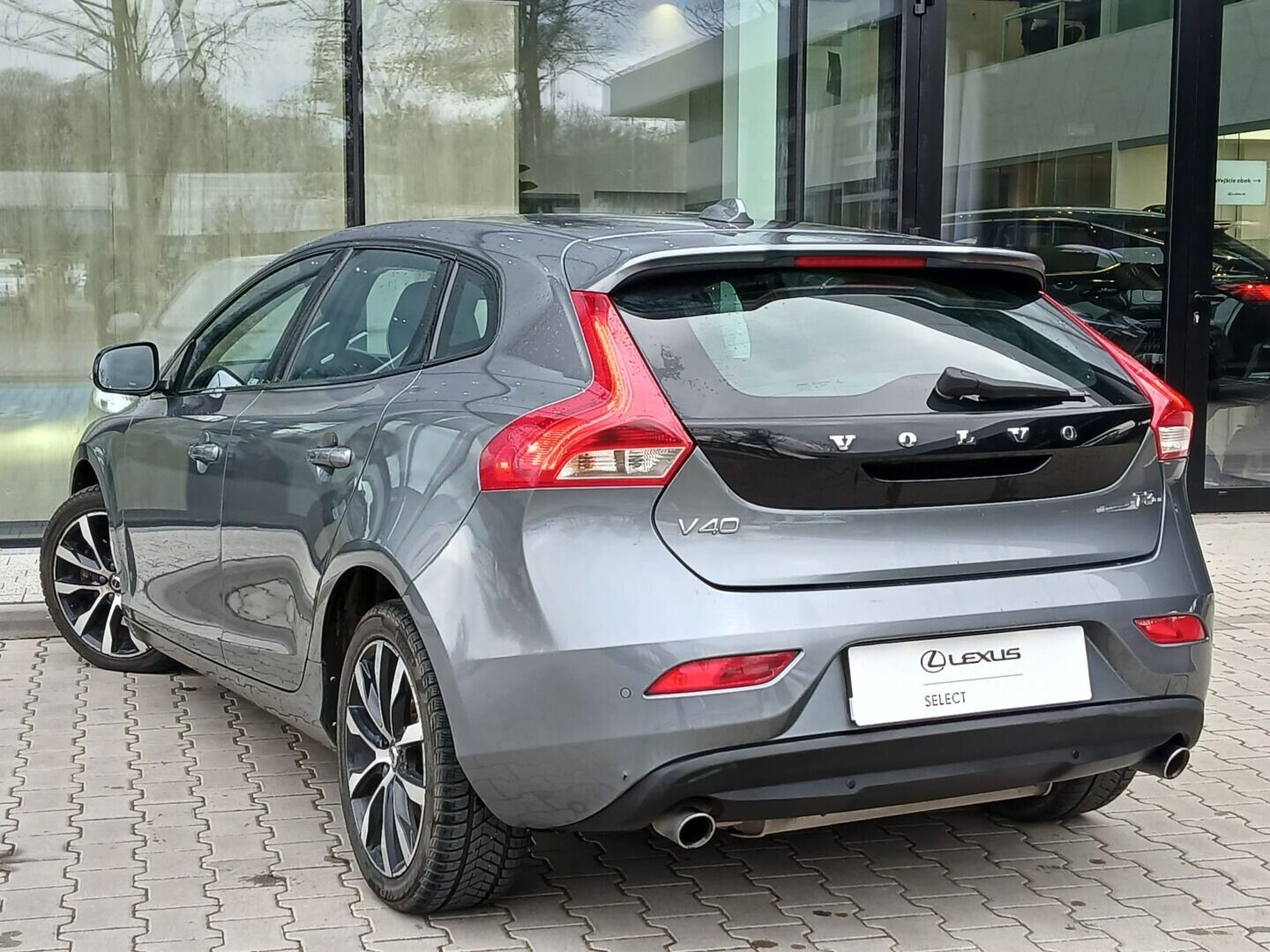 Volvo V40