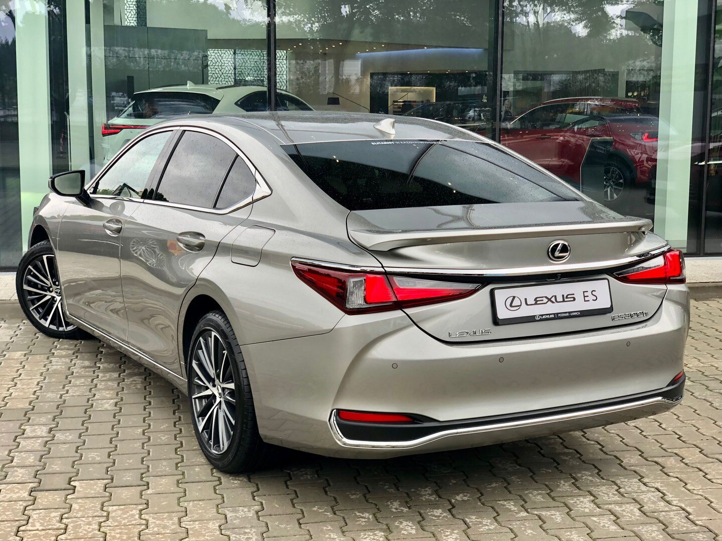 Lexus ES