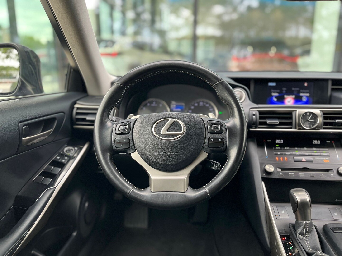 Lexus IS
