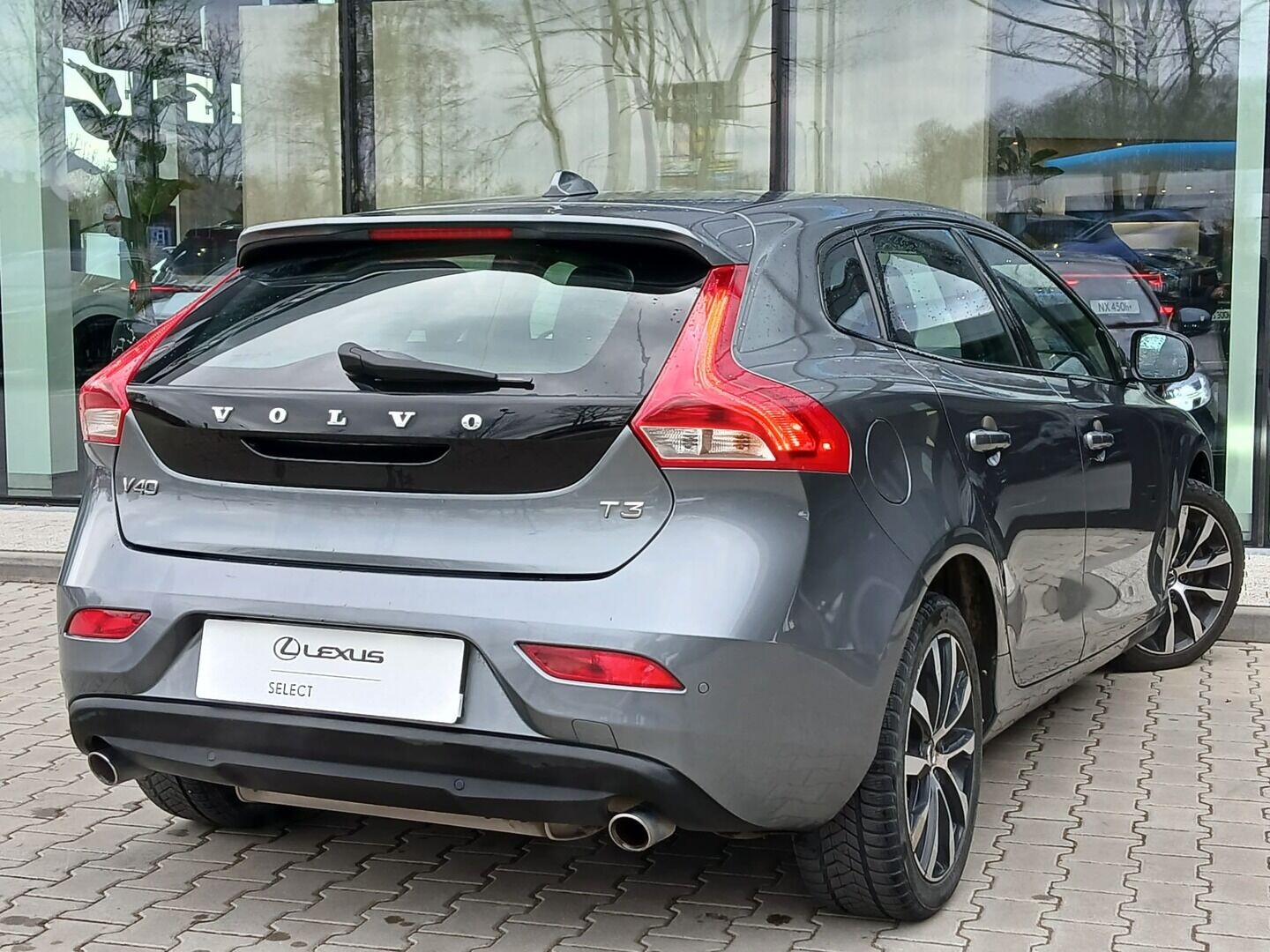 Volvo V40