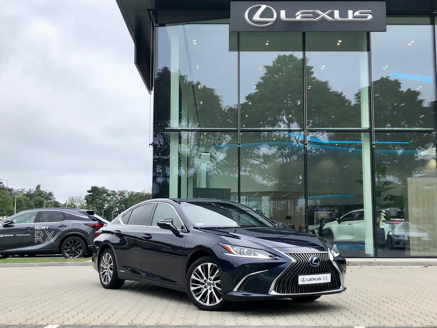 Lexus ES