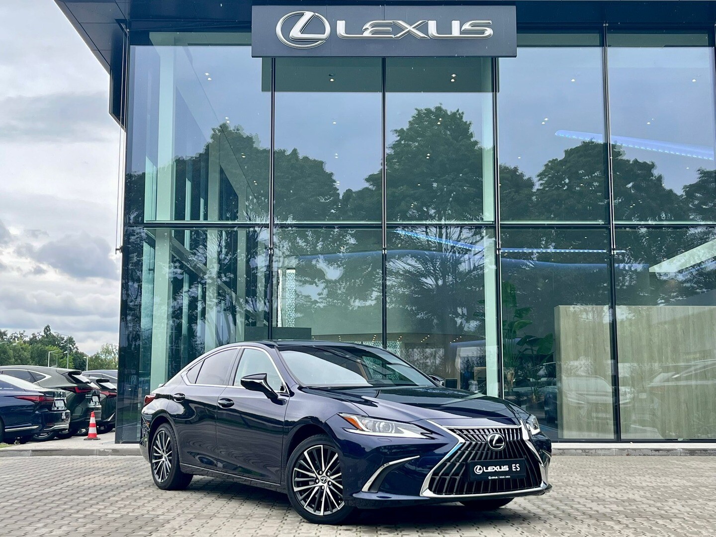 Lexus ES