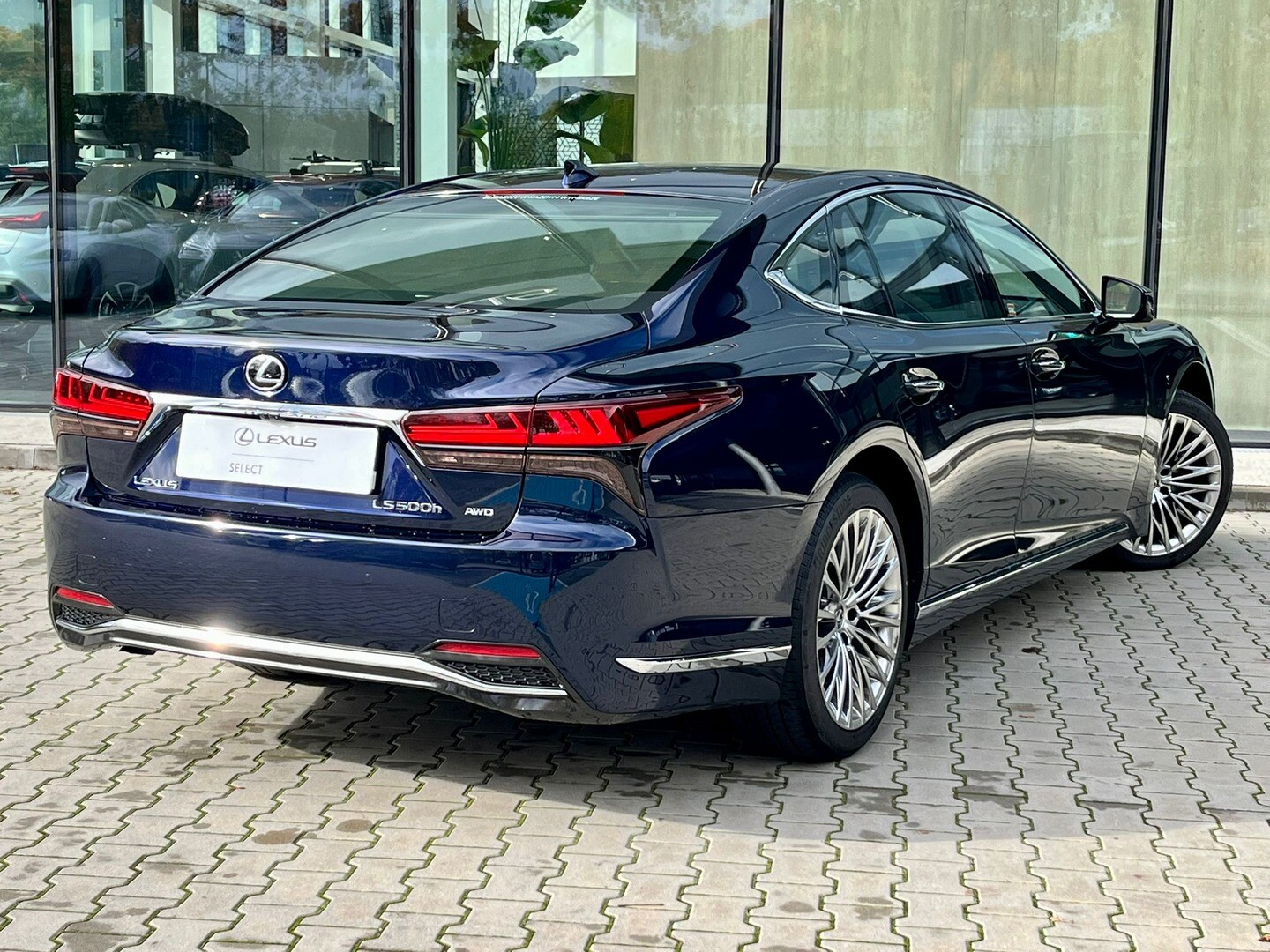 Lexus LS