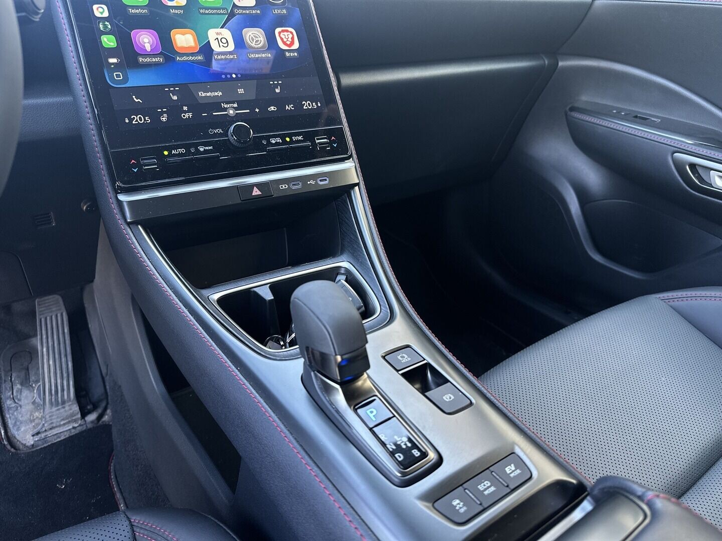 Lexus LBX