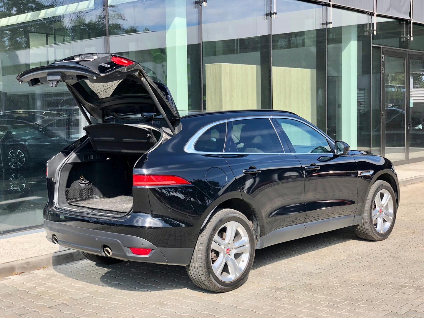 Jaguar F-Pace