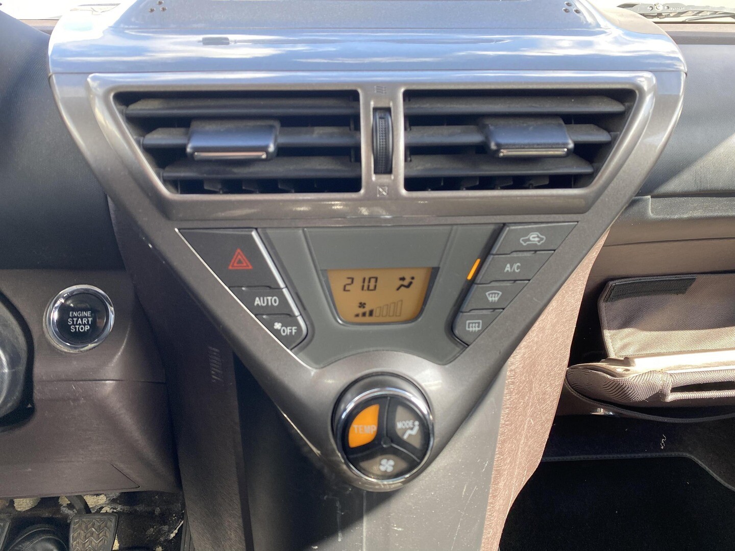 Toyota iQ