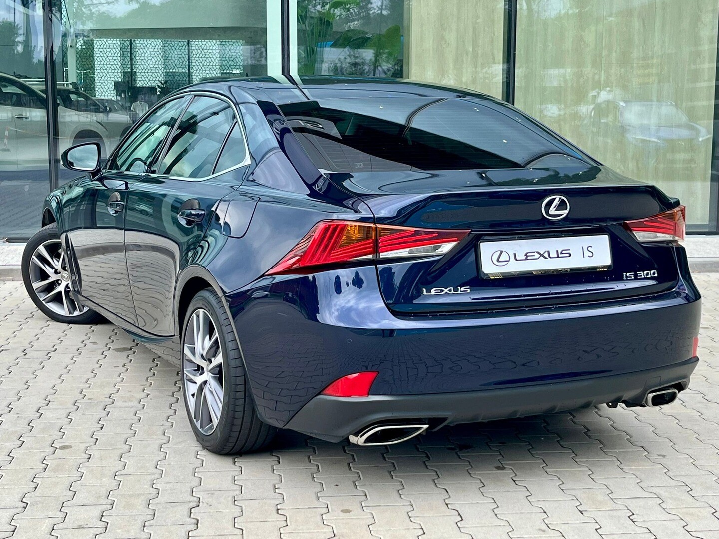 Lexus IS