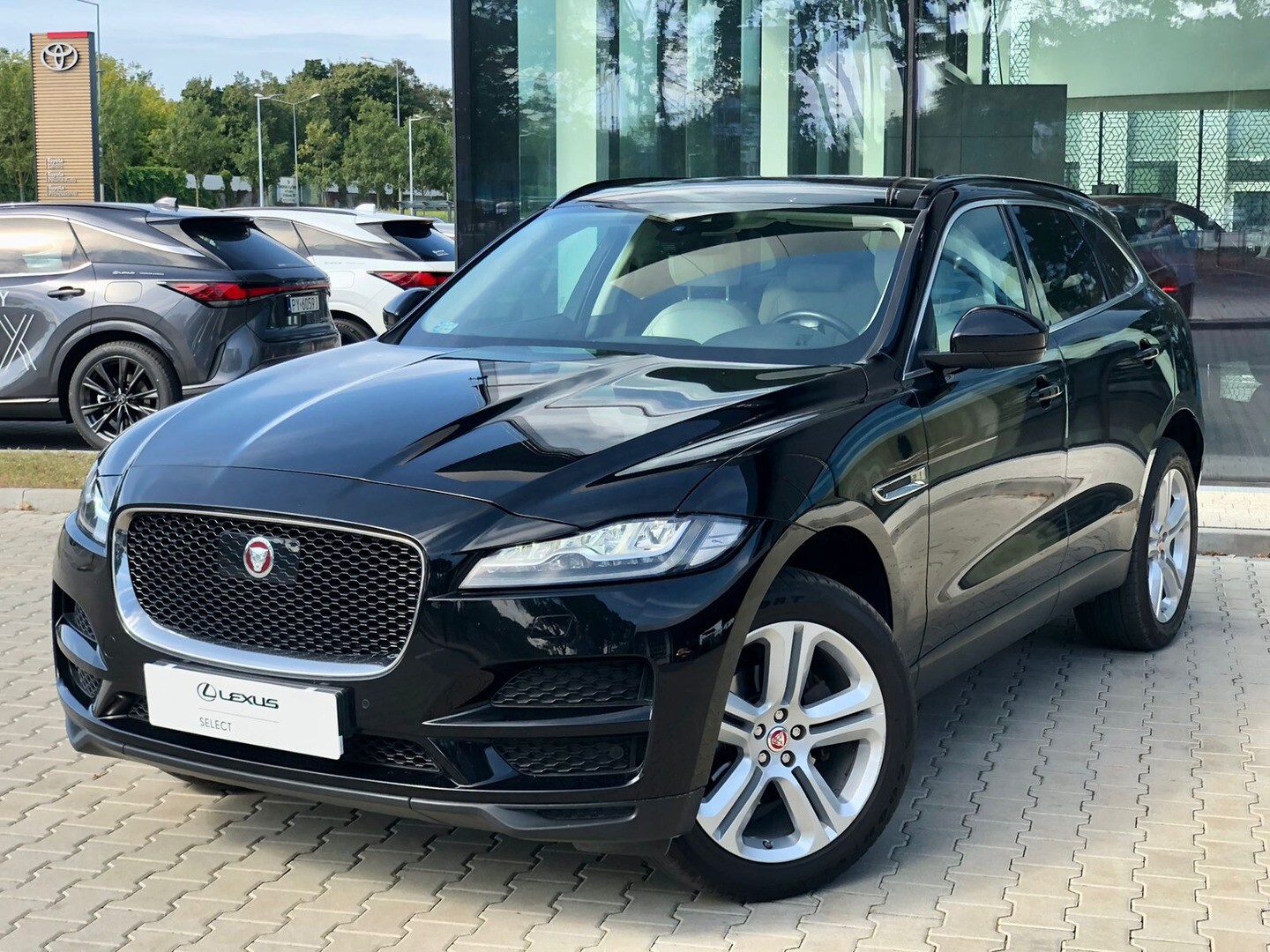 Jaguar F-Pace