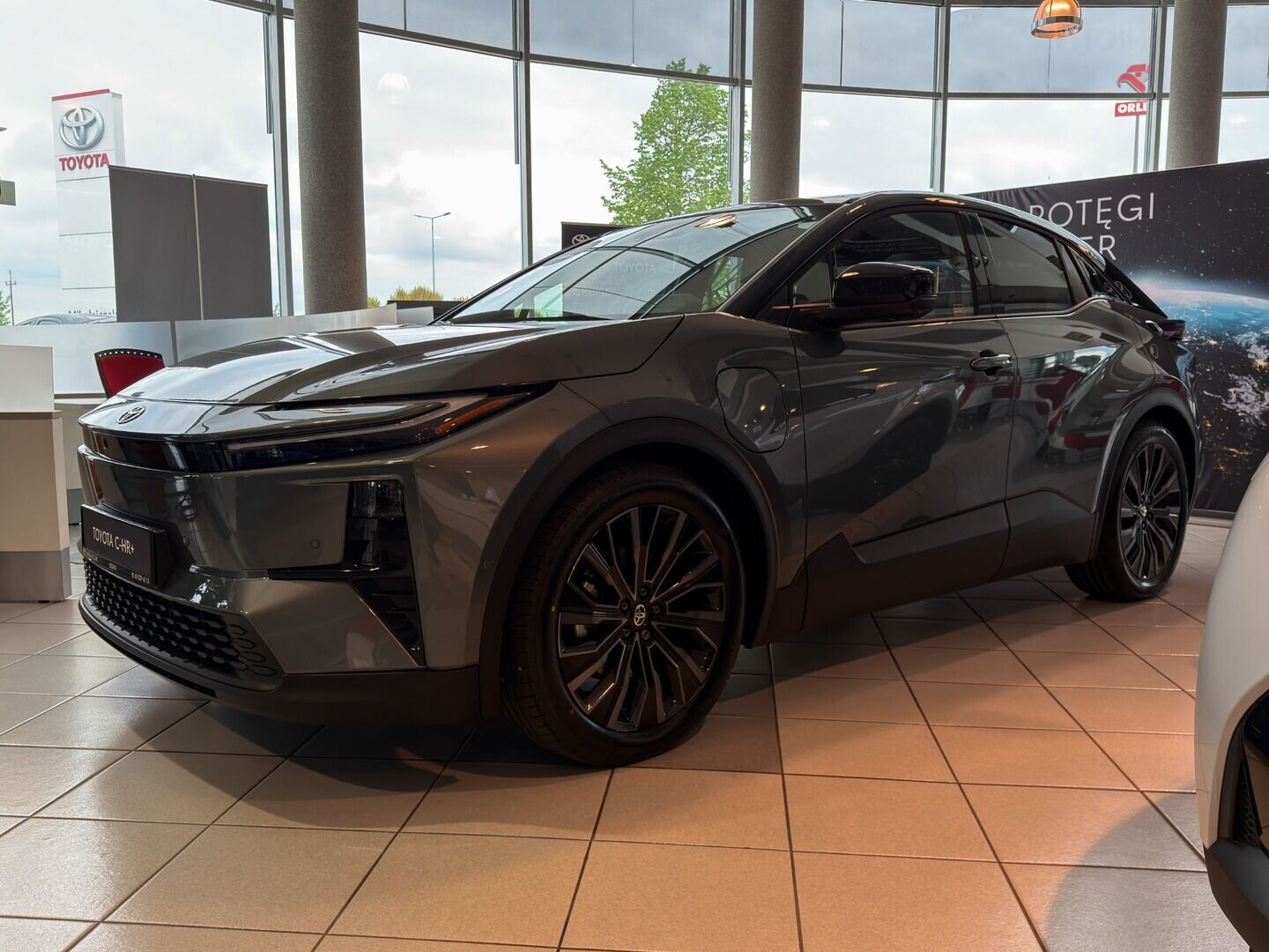 Toyota C-HR+