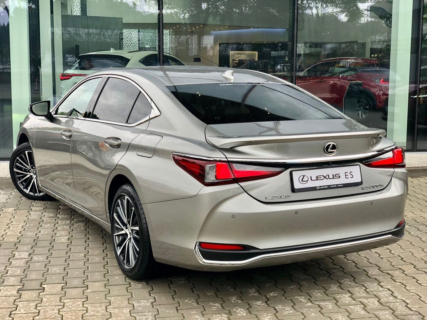 Lexus ES