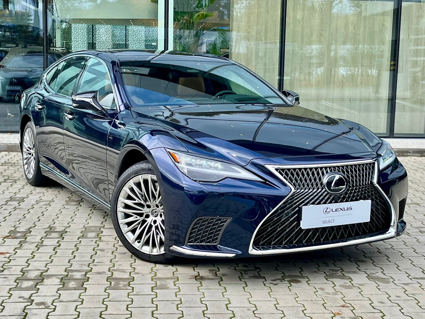 Lexus LS